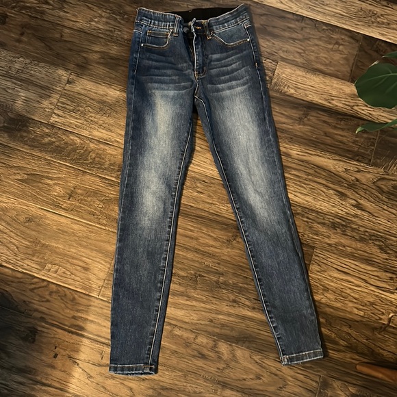 Grace and Lace skinny jeans - Picture 1 of 3